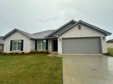 Main picture of 444 Country Club Dr