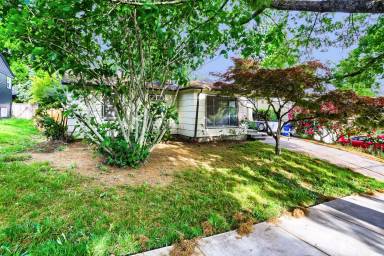 Main picture of 2806 SE 78th Ave