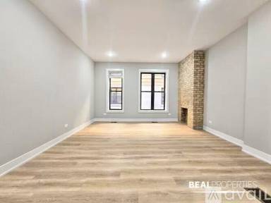 Main picture of 428-438 W Belden Ave