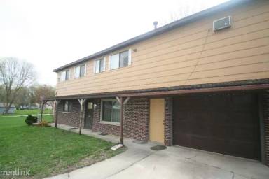Main picture of 207 21st Ave SW