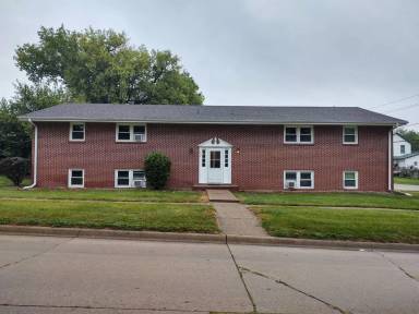 Main picture of 413 S 2nd St