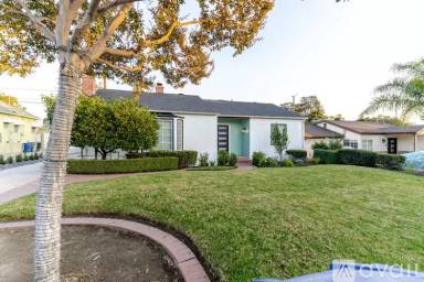 Main picture of 640 E Valencia Ave