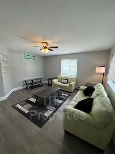 Main picture of 1528 6th Ave