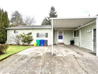 Main picture of 8640 NE Pacific St