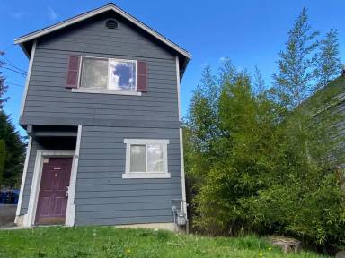 Main picture of 2016 E Spruce St