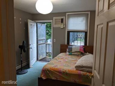 Main picture of 100 S 9th St