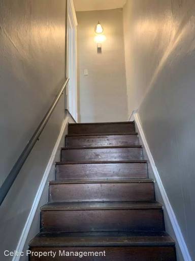 Main picture of 1317 E 45th St