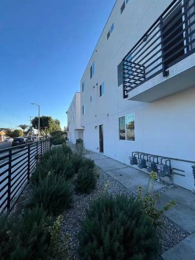 Main picture of 5871 S San Pedro St
