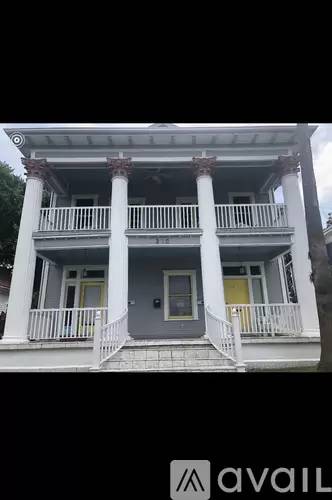 Main picture of 208 E Arsenal