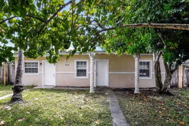 Main picture of 16461 NW 19th Ave