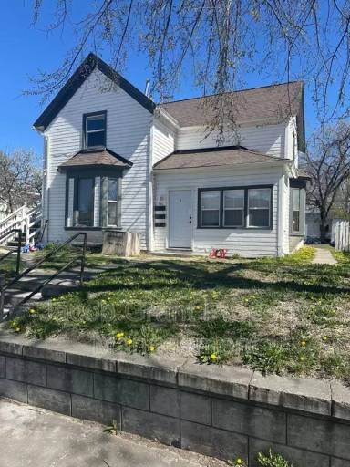 Main picture of 520 N Water Ave