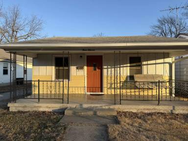 Main picture of 411 Franklin Ave