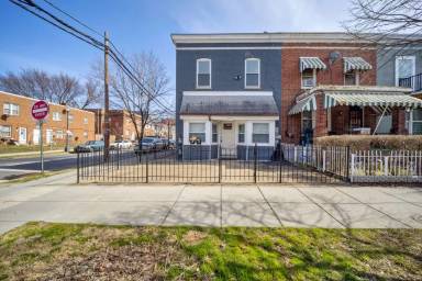 Main picture of 1679 Montello Ave NE