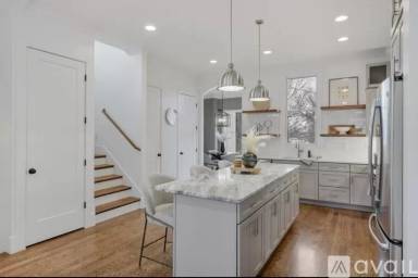 Main picture of 2016 Beech Ave