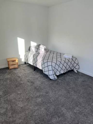 Main picture of 690 Cambridge Dr
