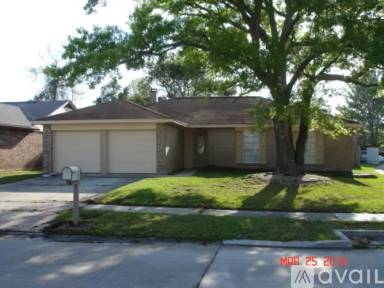 Main picture of 207 Queen Anne Dr