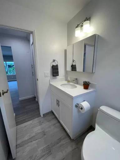 Main picture of 3833 Jewell St