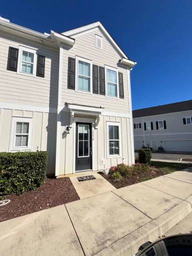 Main picture of 2745 Cook Cir