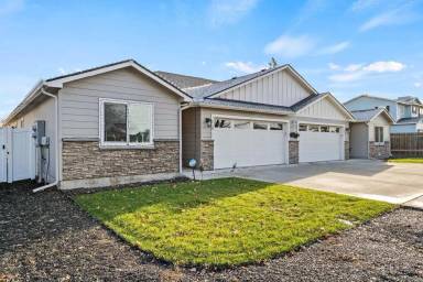 Main picture of 419 S Barker Rd