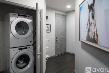 Main picture of 2403 Glenarm Pl
