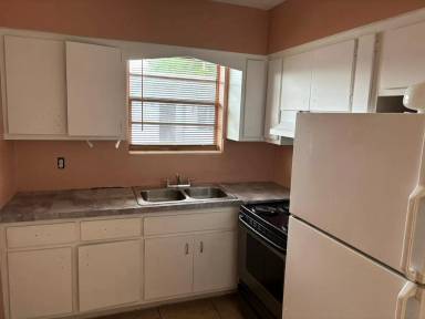 Main picture of 2817 Van Buren St