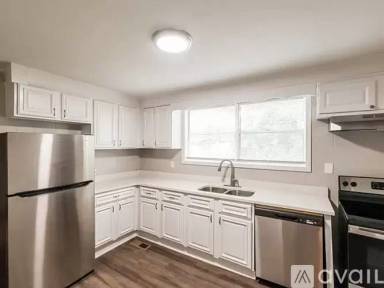 Main picture of 1835 N Lowell Ave