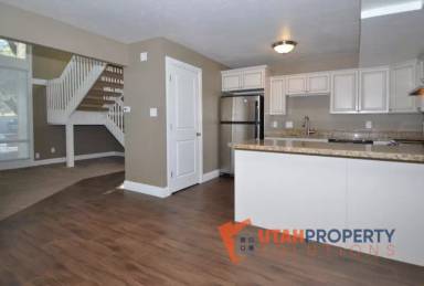 Main picture of 7290 S Racquet Club Dr