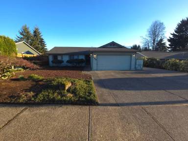 Main picture of 182 Carnelia St SE