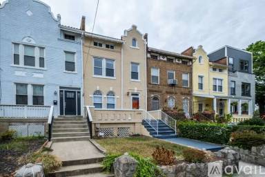Main picture of 450 Randolph St NW