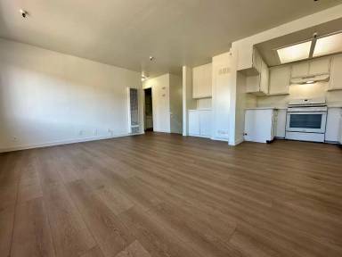 Main picture of 4016 W 141st St