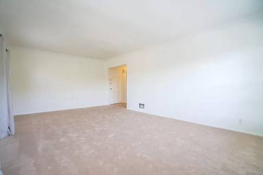 Main picture of 8551 1/4 Holloway Dr