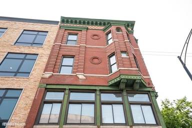 Main picture of 1859 W Chicago Ave