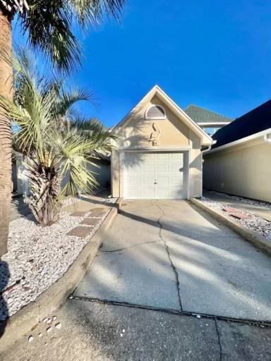 Main picture of 235 Pelican Pl