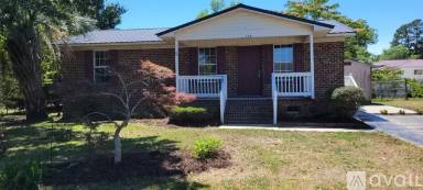 Main picture of 706 Raintree Ln