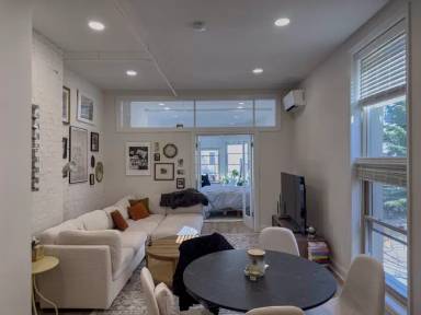 Main picture of 2113 Green St