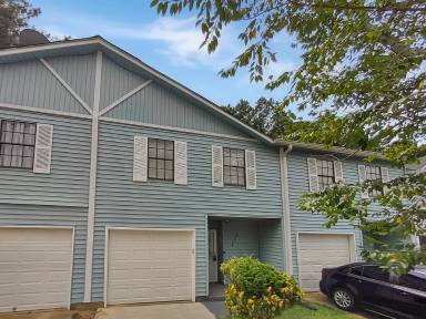 Main picture of 3204 Pine Tree Trl