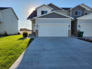 Main picture of 10557 N 36th E