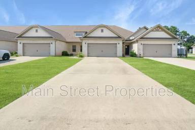 Main picture of 704 Brambling Ct