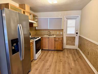 Main picture of 226 E Malone Ave