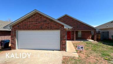 Main picture of 2604 S Durland Ave