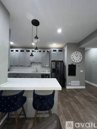 Main picture of 443 E 45th Pl