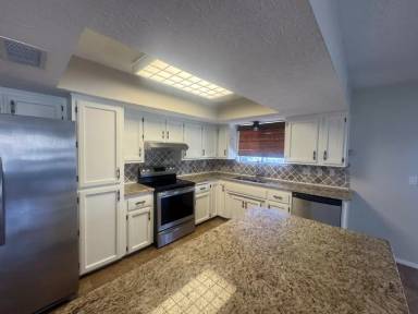 Main picture of 935 Country Club Dr