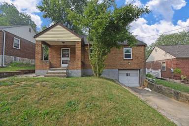 Main picture of 221 E Mechanic St