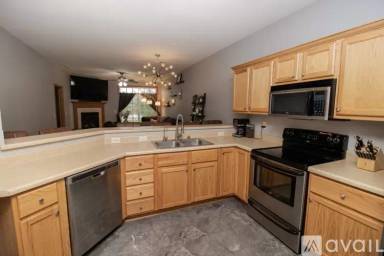 Main picture of 772 Bridlewood Dr