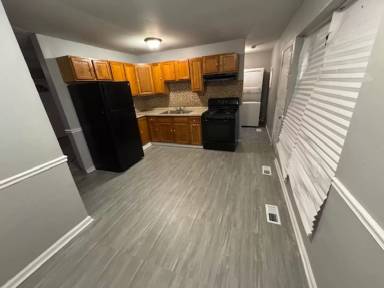 Main picture of 631 Andover St