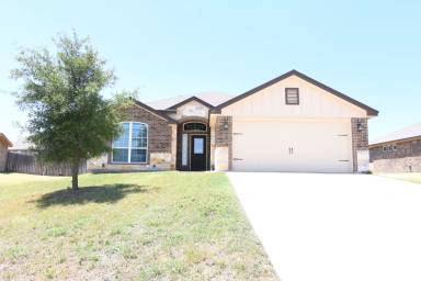 Main picture of 915 Kendra Dr