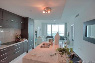 Main picture of 900 Biscayne Bay Condos