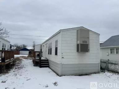 Main picture of 36 4th Ave W