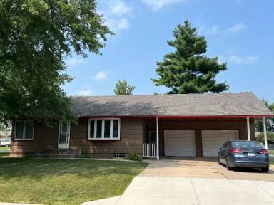 Main picture of 304 1st St NE