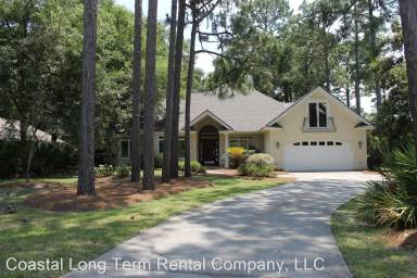 Main picture of 11 Wedgefield Dr